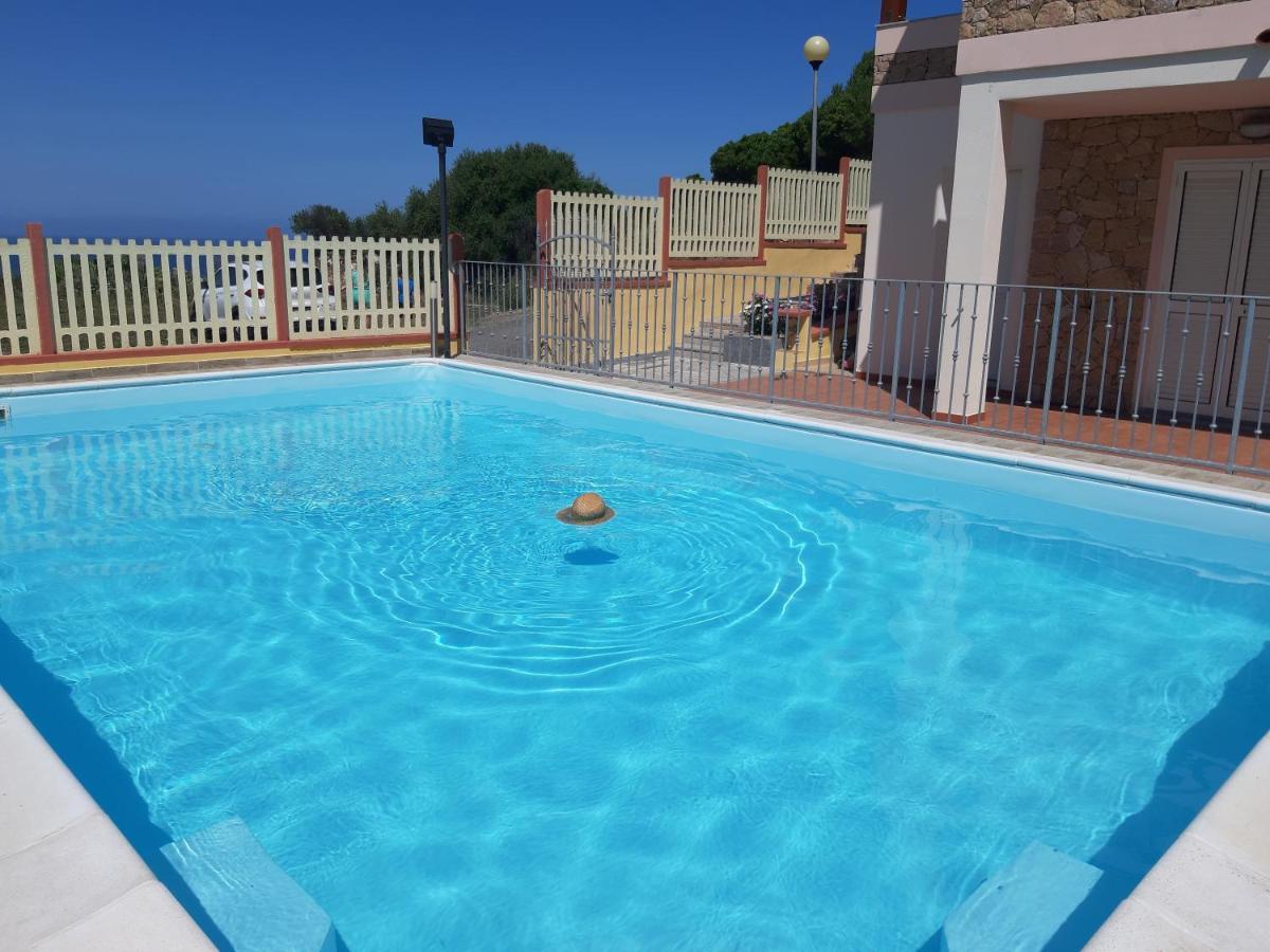 Casa Vacanze "La Caldosa" Badesi Exterior foto