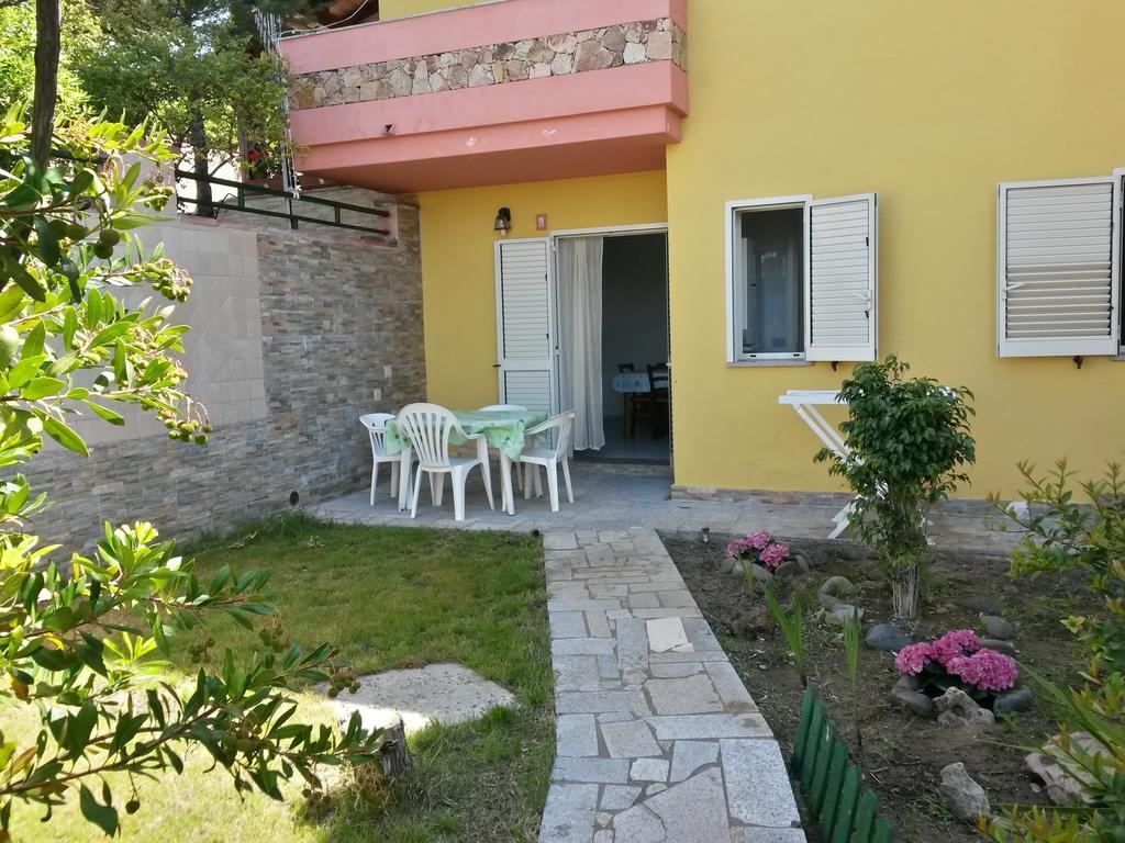 Casa Vacanze "La Caldosa" Badesi Exterior foto