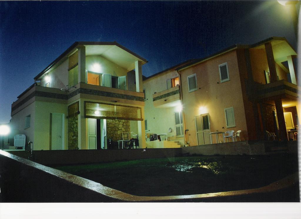 Casa Vacanze "La Caldosa" Badesi Exterior foto