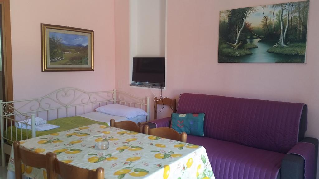 Casa Vacanze "La Caldosa" Badesi Exterior foto
