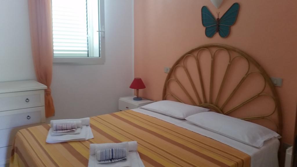 Casa Vacanze "La Caldosa" Badesi Exterior foto